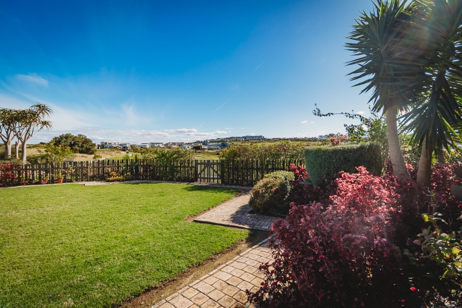 4 Bedroom Property for Sale in Herolds Bay Western Cape